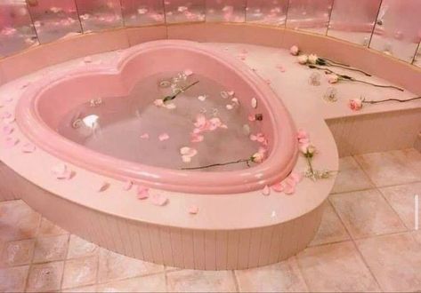 Heart Shaped Bathtub, Wallpers Pink, Cute Room Ideas, Pastel Pink Aesthetic, Pretty Room, Dreamy Room, 背景 シンプル, Kawaii Room, Barbie Dream