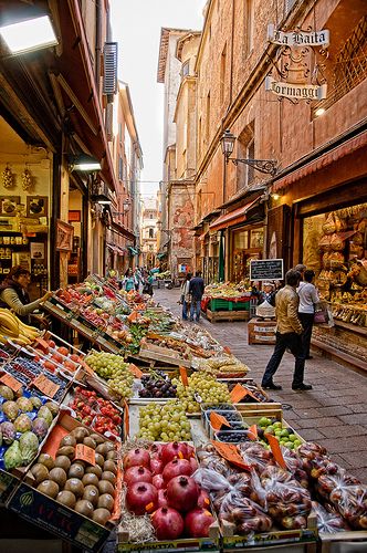 Via Pescherie Vecchie - Bologna, Italy; I fell in love with this city in 2012 and want so badly to go back. Bologna Italy, Italy Tours, Local Market, Outdoor Market, Amazing Places, Dream Destinations, Bologna, Places Around The World, Albania