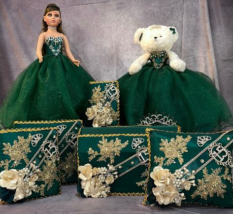 Green Quinceanera Centerpieces, Emerald Green Quince Teddy Bear, Emerald Green Quince Bouquet, Quinceanera Ramos Emerald Green, Quince Ramos Emerald Green, Emerald Green Quince Doll, Quince Doll Green, Quinceanera Dresses Green, Emerald Green Quinceanera Theme