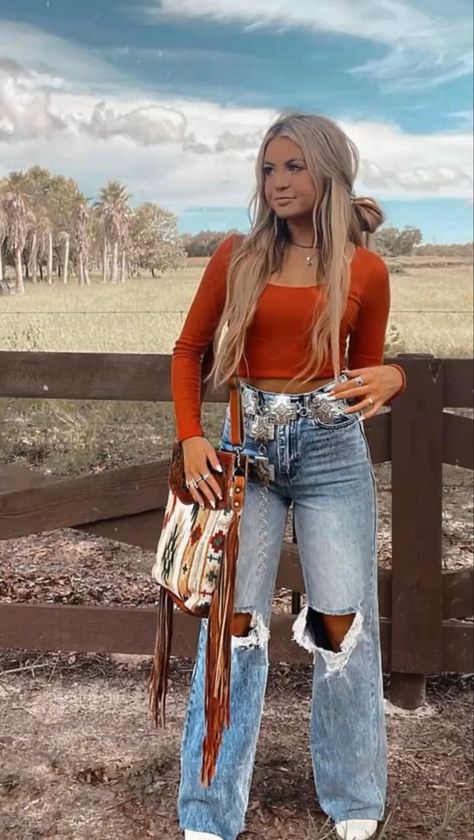 Pumpkin Patch Outfit Western, Western Bitmoji Outfits Snapchat, Western Shein Outfits, Western Wide Leg Jeans Outfit, Cowboy Cut Wranglers Women Outfits, Western Pumpkin Patch Outfit, Winter Western Outfits Women Concert, Go Texan Day Outfit, Cute Summer Western Outfits