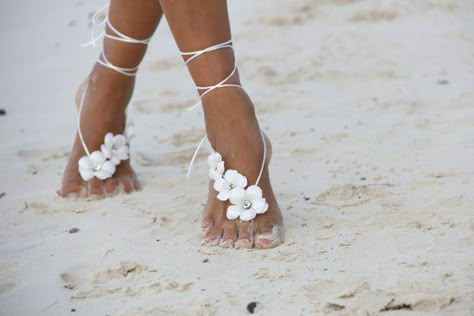 These gorgeous wedding shoes aren't shoes at all! // dancing shoes Beach Wedding Sandals, Beach Wedding Sandals Barefoot, Wedding Anklets, Beach Wedding Shoes, Beautiful Beach Wedding, Wedding Sandals, Foot Jewelry, Hawaii Wedding, Beautiful Wedding Dresses