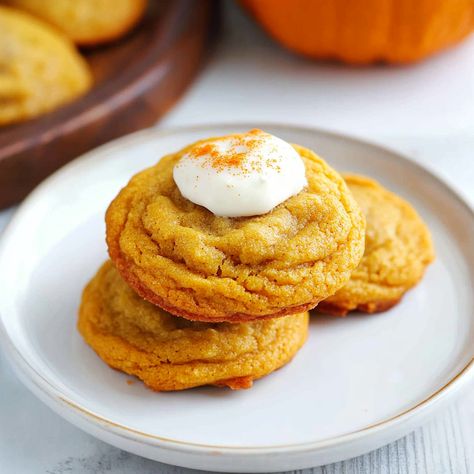 Sugar Free Peanut Butter, Pumpkin Cookie Recipe, Melt In Your Mouth, Pumpkin Seasoning, Pumpkin Cookies, Fall Baking, Baking Sheets, Pumpkin Puree, Greek Recipes