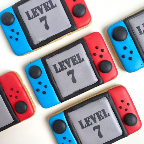 Switch Cookies Decorated, Switch Controller Cake, Video Game Controller Cookies, Nintendo Switch Cookies Decorated, Arcade Cookies Decorated, Nintendo Cookies Decorated, Video Game Treats, Nintendo Switch Themed Birthday Party, Video Game Cookies Decorated