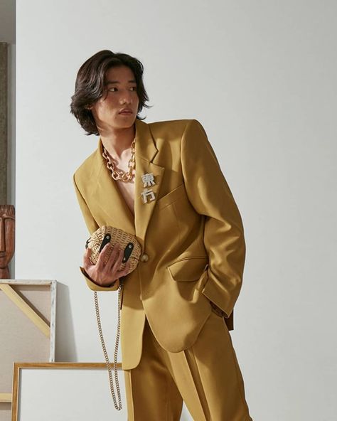 Copping Zone’s Instagram profile post: “GOLDEN SUIT JACKET ⁣ @mixseven_ 👈🏻🌹” Golden Suit, Golden Outfit, Afro Punk Fashion, Monochromatic Fashion, Yellow Suit, Wedding Outfit Men, 70s Outfits, Menswear Runway, Fancy Dress Up