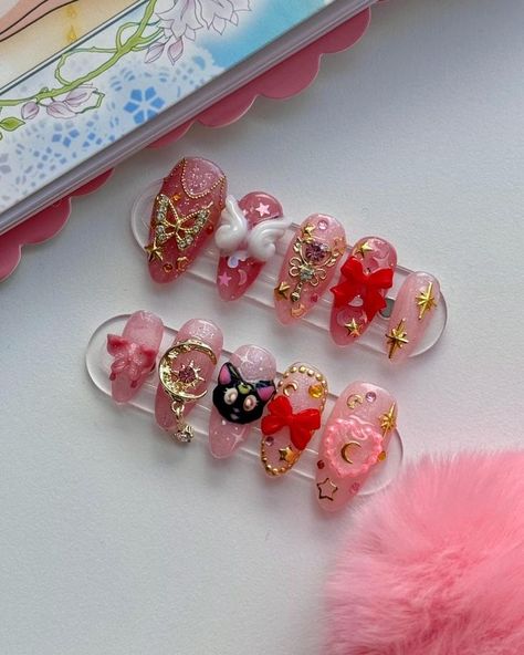 Sailormoon Nailart, Sailormoon Aesthetics, Shoujo Nails, Anime Nails Aesthetic, Sailor Moon Nails Design, Uñas Sailor Moon, Sailor Moon Nail Art, Jojo Nails, Sailor Nails