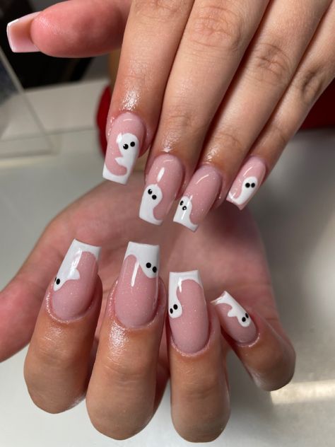 Ghost Fall Nails Halloween Halloween Almond Nails, White Fall Nails, How To Be Pretty, Pink Halloween Nails, Holloween Nails, Halloween Acrylic Nails, Cute Halloween Nails, Nagel Tips, Work Nails