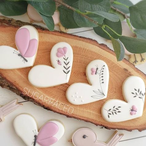 Valentine Cookies Decorated, Flower Sugar Cookies, Flooding Cookies, Valentine Sugar Cookies, Cute Christmas Cookies, Royal Iced Cookies, Easter Sugar Cookies, Crazy Cookies, Sugar Cookie Royal Icing