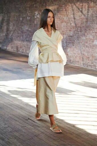 The Row SS2015 Mary Kate Olsen, Japanese Dress, Ashley Olsen, Retro Mode, Runway Trends, Minimal Chic, 2015 Fashion, Spring Summer 2015, Inspiration Mode