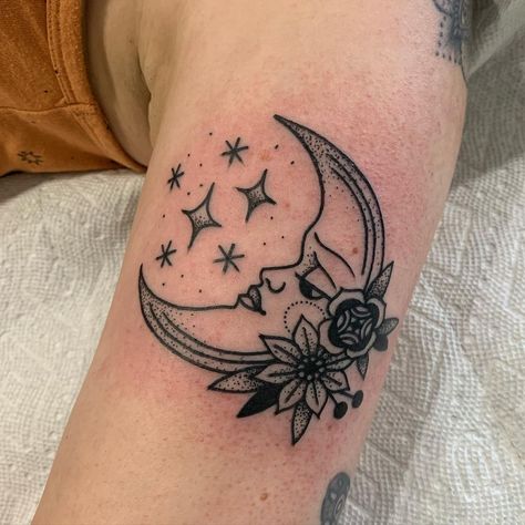 American Traditional Moon, Moon Tattoo Traditional, Traditional Moon Tattoo, Crescent Moon With Face, Traditional Moon, Moon With Face, Feminine Shoulder Tattoos, Minimalistic Tattoo Ideas, Minimalistic Tattoo