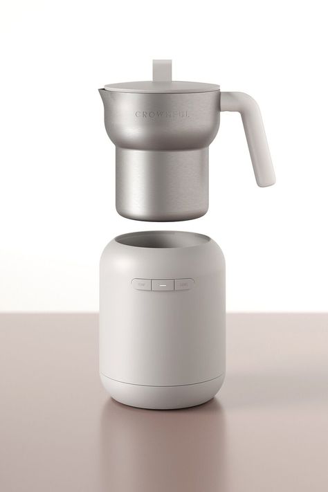 Producing fine-pored milk foam in barista quality was the focus of Milk Frother's development. Inspired by the properties of warm milk, the appliance is characterised by an organic, rounded design of the lower body with integrated heating element. Stability and function, on the other hand, are reflected in the more angular design of the milk jug. The different materials underline this contrast haptically, but also fulfil functions such as hygiene as well as durability. Kitchen Counter Appliances, Coffee Machine Design, Copper Pen, Masticating Juicer, Cmf Design, Milk Foam, Tea Maker, Red Dot Design, Warm Milk