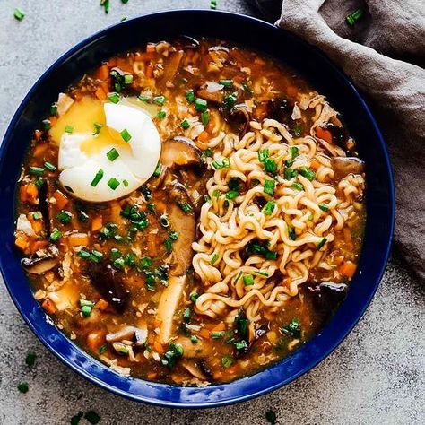 The response to this Hot and Sour Ramen Soup has been incredible! So many of you have messaged, commented and asked for this recipe and I'm sooo sorry that I'm a day late in posting this. The recipe and all my secret tips are on the blog to make this incredibly delicious, spicy food. But just for my Insta friends, here's the full recipe: ⠀⠀⠀⠀⠀⠀⠀⠀⠀ 2 tablespoons Vegetable Oil 2-3 dried Red Chillies, finely chopped (feel free to cut this down to 1 if you like your food less spicy) 1 tablespoon ... Chicken Tacos Easy, Asian Noodle, Mapo Tofu, Hot And Sour Soup, Chicken Taco Soup, Ramen Soup, Sour Soup, Ramen Recipes, Chinese Recipes