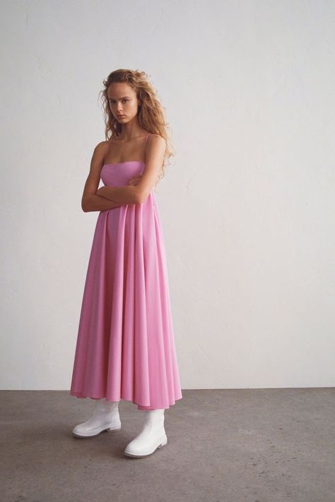 Zara Poplin Dress Spring Dress Trends, Zara Poplin Dress, Pink Flowy Dress, Pink Long Dress, Nyc Girl, Striped Knit Dress, Dress Zara, Life Care, Poplin Dress