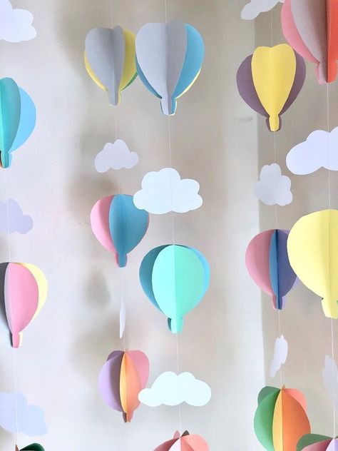 1st Birthday Decorations Girl, Hot Air Balloon Decorations Diy, Hot Air Balloon Shower, Hot Air Balloon Nursery Decor, Balloon Birthday Themes, Diy Hot Air Balloons, Baby Shower Balloon Decorations, Balloons Decor