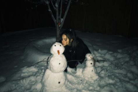 #winter #canada #snowman #snow #cute #aesthetic #tumblr Winter Digital Camera Pictures, Winter Outfits Aesthetic Snow, Cool Winter Aesthetic, Winter Digital Camera, Winter Film Photography, Snow Day Movie, Snow Film, Snowman Aesthetic, Winter Picture Ideas