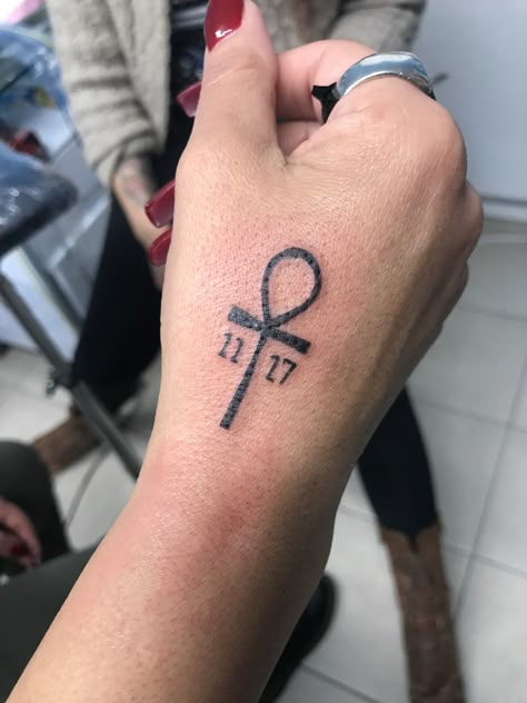 Ankh Hand Tattoo, Challenge Tattoo, Life Symbol Tattoo, Ankh Tattoo, Summer Meal Planning, Egyptian Tattoo, Kids Meal Plan, Coffee Health Benefits, Egyptian Symbols