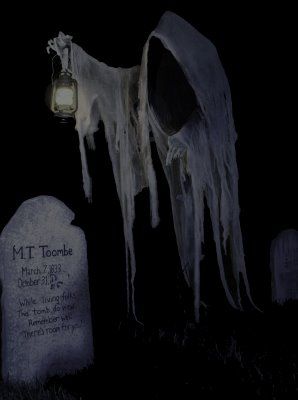 Grim Hollow Haunt: Cloaked Ghost Step By Step Creepy Graveyard, Grim Hollow, Images Terrifiantes, Floating Ghosts, Halloween Diy Outdoor, Halloween Graveyard, Arte Peculiar, Creepy Halloween Decorations, Adornos Halloween