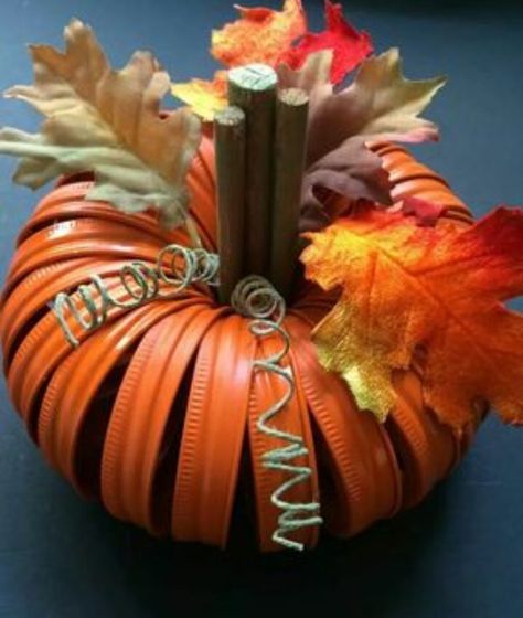 DIY Mason Jar Lids Pumpkin Mason Jar Lids Crafts, Jar Lid Crafts, Pumpkins Decor, Diy Pumpkins Crafts, Fall Pumpkin Decor, Mason Jar Lid, Pumpkin Decorations, Fall Halloween Crafts, Fall Crafts Diy