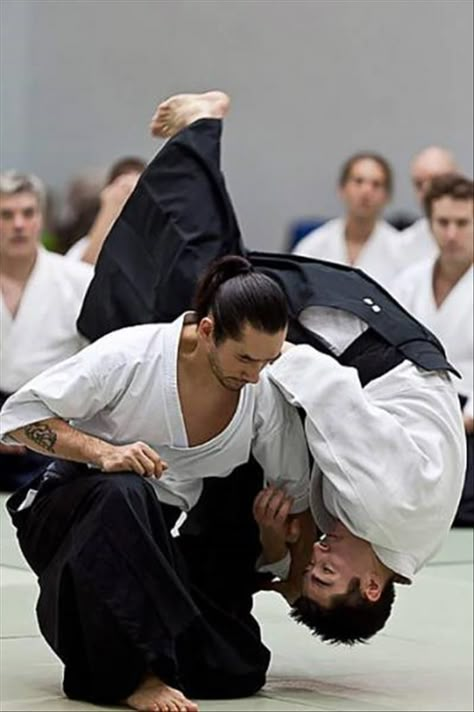 39 Pictures To Get You Through The Night - Funny Gallery Aikido Techniques, Aikido Martial Arts, Marshal Arts, Boxe Thai, Tai Chi Chuan, Pencak Silat, Ju Jitsu, Hapkido, Krav Maga