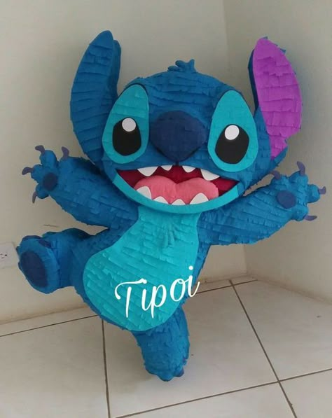 Ideas para fiestas de Stitch | Guía para decorar cumpleaños Lilo And Stitch Cake, Stitch Party, Lilo And Stitch Merchandise, Stitch Cake, Birthday Pinata, Piñata Ideas, Disney Birthday Party, Diy Pinata, Lilo Y Stitch