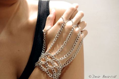 DIY inspiration chain hand jewelry | www.outsapop.com/2010/1… | Flickr Hand Harness, Cool Ear Piercings, Grunge Jewelry, Edgy Jewelry, Dope Jewelry, Silver Chains, Hand Chain, Mode Inspo, Body Chain Jewelry