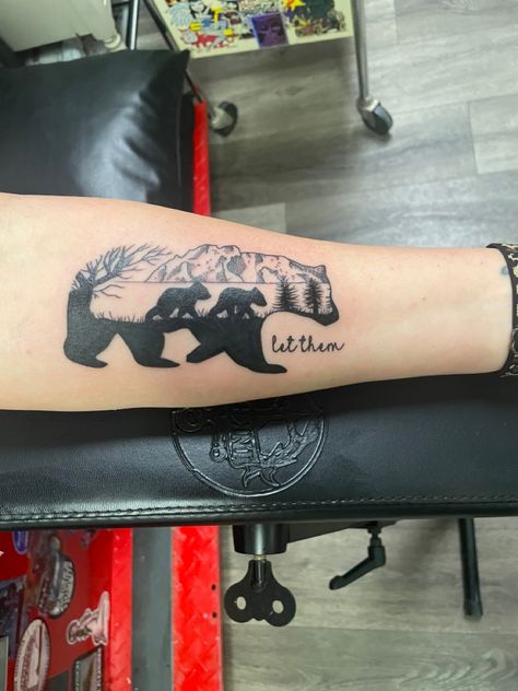 Momma Bear And Cubs Tattoo, Momma Bear Tattoo, Mama Bear Tattoo, Godly Reminders, Cubs Tattoo, Mamma Bear, Mommy Tattoos, Bear Tattoos, Momma Bear