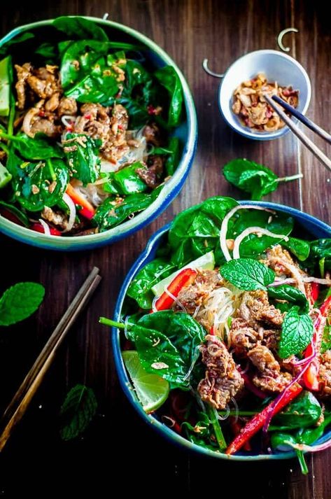 Light and zesty crunchy thai beef salad with tangy dressing. Thai Beef Salad Recipe, Thai Beef Salad, Crispy Noodles, Thai Beef, Crispy Beef, Beef Salad, Healthy Clean Eating, Easy Healthy Dinners, Pinterest Recipes