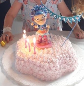 Torta en forma de petunia rosa con muñeca Luna Perunia en porcelana fria Luna Petunia, Petunias, Birthday Ideas, Birthday Parties, Party Ideas, Birthday Party, Cake, Birthday