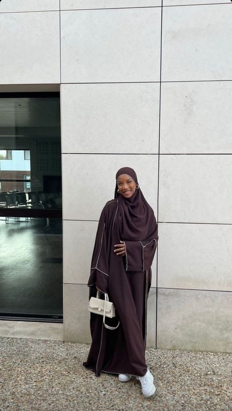 Style Hijab Simple, Modest Outfits Muslim, Estilo Hijab, Modest Casual Outfits, Hijabi Outfit, Dubai Style, Mode Zara, Modest Fashion Hijab, Muslim Fashion Hijab Outfits