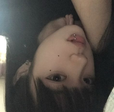 Ulzzang Piercing, Asian Piercing, Face Piercings, Piercings For Girls, Fallen Angels, Eyebrow Piercing, Tongue Piercing, Uzzlang Girl, Lip Piercing