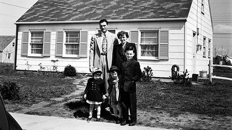 The American Dream used to be described as having a reasonably nice house, a white picket fence, 2.5 children, and amazing husband or wife. Oh how this image has changed throughout the years. Cape Cod House, Middle Class, White Photo, American Dream, The Good Old Days, Back In The Day, Historical Photos, American History, Childhood Memories