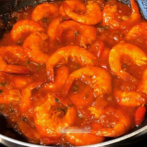 Fullmoon on Instagram: “Spicy Sweet & Sour Shrimps a.k.a Udang Saus Padang 💕 .  This sauce works like a charm for any seafood, you can also adjust the spiciness to…” Padang, Seafood, Sauce, Meat, Canning, On Instagram, Instagram