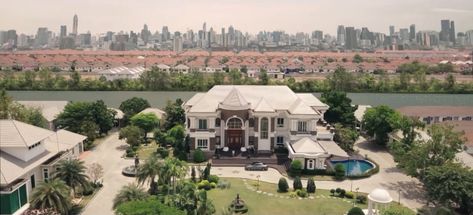 F4 Thailand: Boys Over Flowers (2021) Thailand House, Thailand Boys, F4 Thailand, Mansions Luxury, Boys Over Flowers, Old Money, Mansion, Thailand, Money