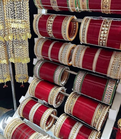 Chooda Designs Brides, Chura Designs, Bridal Chooda, Wedding Chura, Bridal Jewellery Inspiration, Wedding Jewelry Sets Bridal Jewellery, Bridal Chura, Kundan Jewellery Bridal, Bridal Jewelery