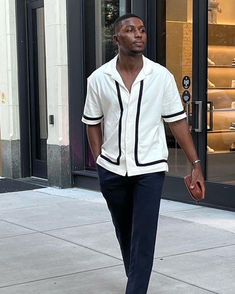 Mans Style Classy, Causal Black Mens Outfits, Old Money Outfits For Black Guys, White And Black Outfits Men, Brunch Outfit Men Casual, Preppy Black Mens Fashion, Men Smart Outfit, Black Men Minimalist Fashion, Men’s Classy Outfits