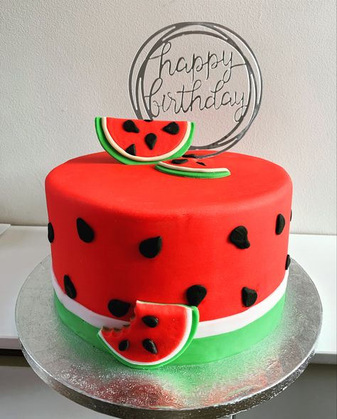 Watermelon Theme Cake Birthday, Watermelon Drip Cake, Watermelon Cake Designs Birthday, Birthday Cake Watermelon, Watermelon Design Cake, Watermelon Theme Cake, Watermelon Cake Design, Watermelon Cake Ideas, Watermelon Themed Birthday Party