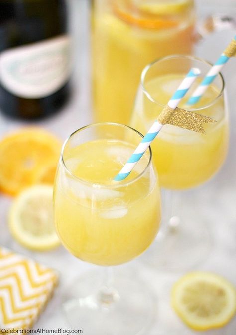 Yellow Mocktails Non Alcoholic, Baby Shower Food Brunch, Yellow Punch, Sparkling Punch, Baby Shower Punch, Baby Shower Drinks, Sunshine Baby Showers, Punch Recipe, Shower Food