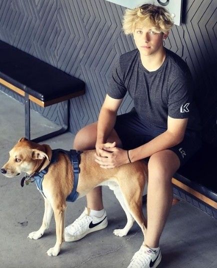 Walker Bryant, Sports Boys, Dogs, Quick Saves