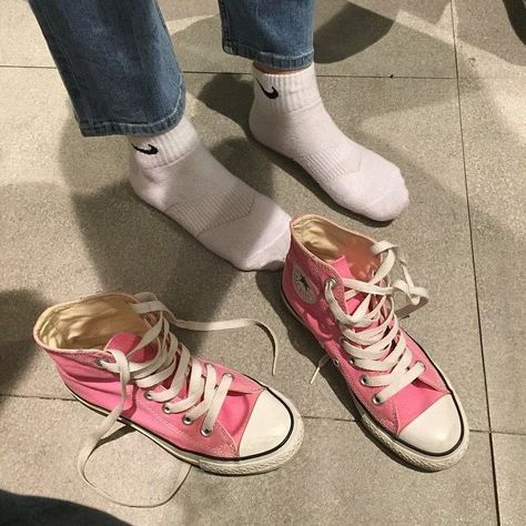 Piper Mclean, Pink Converse, White Socks, Converse Shoes, We Heart It, Converse, Socks, Lost, Pink