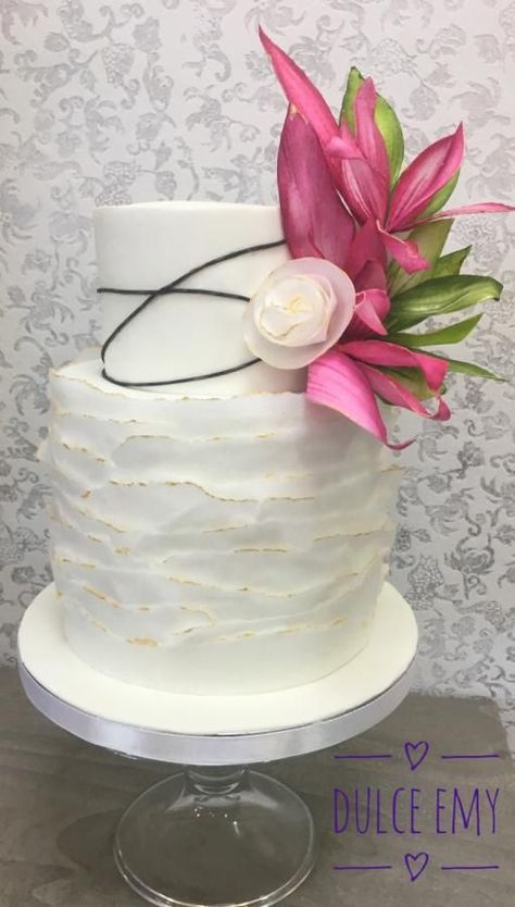 Wafer Paper Ruffle Cake, Ruffles Wedding Cake, Delicate Cakes, Paper Ruffles, Paper Cakes, Ruffle Wedding Cake, Star Cake, Wafer Paper Flowers, Wafer Paper Cake