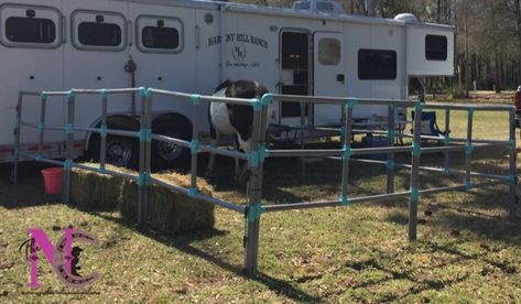 How to Make Portable Horse Panels Yourself Diy Horse Corral, Horse Trailer Organization, Trailer Hacks, Horse Camping, Horse Pens, Portable Fence, Trail Riding Horses, Saddle Stand, Horse Trailer Living Quarters