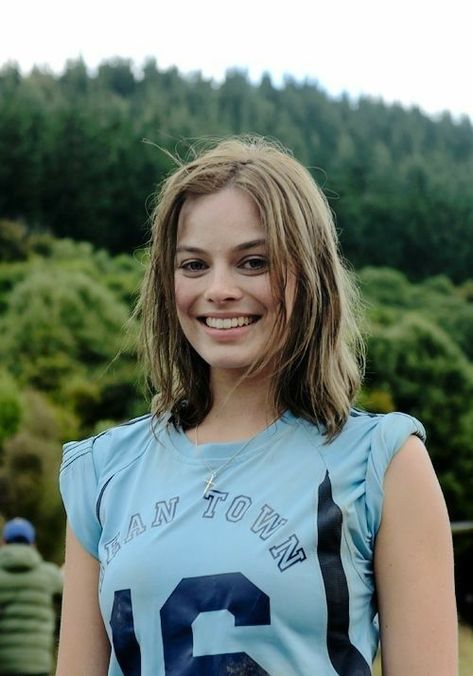 28 fotografías del antes y después de Margot Robbie 4 Naomi Lapaglia, Tonya Harding, Jane Porter, Margot Robbie Harley Quinn, Margot Robbie Harley, Christina Ricci, Actrices Hollywood, Tarzan, Margot Robbie