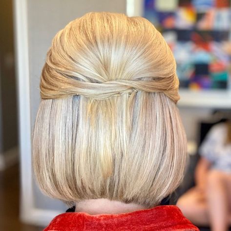 Short Hair Half Updo Wedding, Shoulder Length Up Hairstyles, Half Up Half Down Wedding Hair Short Fine, Bridal Hairstyles Half Up Half Down Straight Hair, Straight Short Wedding Hair, Straight Bob Bridal Hair, Half Up Hairdos For Short Hair, Shoulder Length Bride Hair, Short Straight Bridal Hair