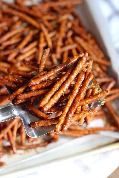 Cinnamon Sugar Pretzel Sticks | 12 Tomatoes Cinnamon Sugar Pretzel Sticks 12 Tomatoes, Cinnamon Pretzel Sticks, Cinnamon Sugar Pretzel Sticks, Twelve Tomatoes, Cinnamon Pretzels, Cinnamon Sugar Pretzels, Salty Sweet Snacks, Pretzel Snacks, Cooking Panda