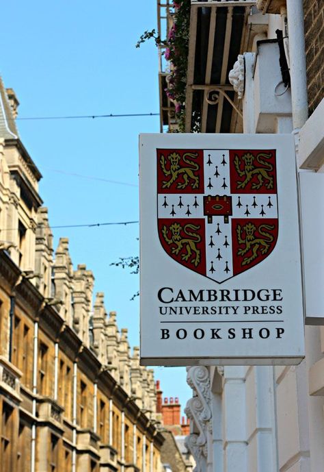 Cambridge Book, Cambridge Student, Cambridge London, English Culture, Day Trip From London, College Vision Board, Abandoned Hotels, University Architecture, Sky Art Painting