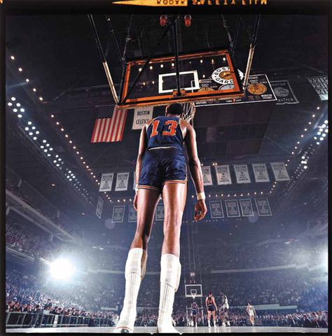 Wilt Chamberlain Boston, MA – 1966 Wilt Chamberlain, Basket Nba, Sporting Legends, Derrick Rose, Nba Legends, Basketball Legends, Love And Basketball, Basketball Pictures, Sports Pictures