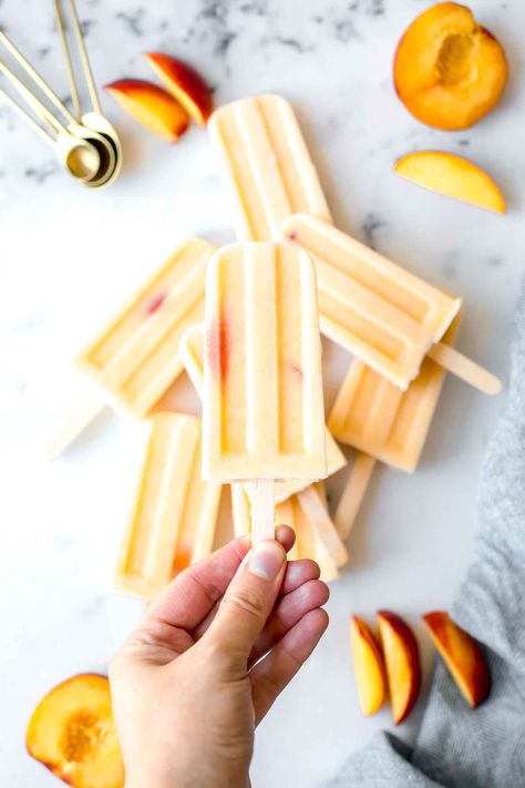 Peach Muffin Recipes, Peach Popsicles, Cheesecake Oreo, Peach Ice Cream, Fruit Popsicles, Frozen Snack, Homemade Popsicles, Healthy Sweet Treats, Light Snacks