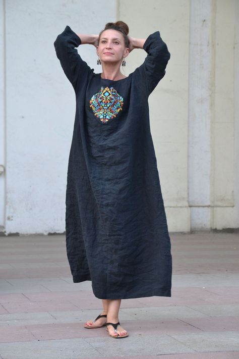 Sukienki Maksi, Embroidered Linen Dress, Look Hippie Chic, Boho Mode, Moroccan Dress, Exclusive Dress, Dress Linen, Floor Length Skirt, Embroidered Linen