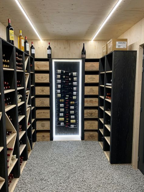 Polycave | Constructeur de caves à vin | Aménagement de cave Cave Vin, Cave A Vin, Bourbon Room, Wood Company, Wine Cellar Design, Cellar Design, Wine Bar, Wine Cellar, Living Design