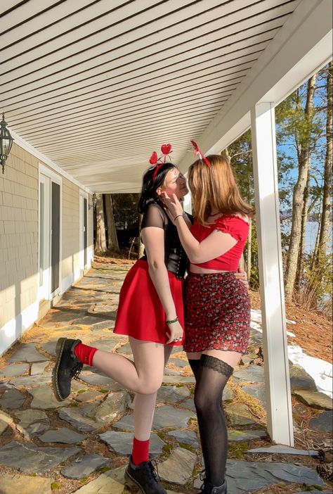 Valentine Couple Outfits, Pride Photoshoot, Valentines Date Outfit, Lesbian Outfits, Fit Skirt, Valentines Couple, Valentines Day Couple, Girlfriend Goals, Nylons Heels