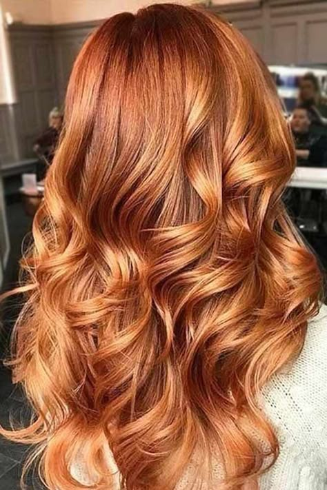 Golden Copper Hair Tones #redhair #wavyhair ❤️ A dark, light, ombre or balayage copper hair ideas for brunette, brown, red or golden color hair of medium or short length. Find your shade and try it. ❤️ See more: https://lovehairstyles.com/copper-hair-color-shades/ #lovehairstyles #hair #hairstyles #haircuts Golden Copper Hair, Red Balayage Hair, Red Copper Hair Color, Rambut Brunette, Copper Red Hair, Hair Shadow, Human Hair Wigs Blonde, Ginger Hair Color, Copper Hair Color